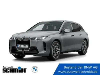 Gebraucht BMW iX Shadowline 400 kW (544 PS) 2025 (grau)  bmw individual frozen pure grey SUV