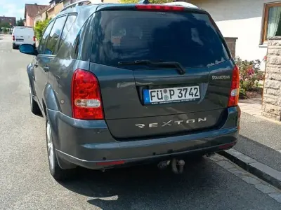 Gebraucht SsangYong Rexton II Crystal 160 PS (117 kW) 2010 Grau SUV