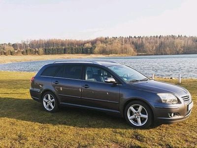 Gebraucht Toyota Avensis T2 150 PS (110 kW) 2009 Grau Kombi