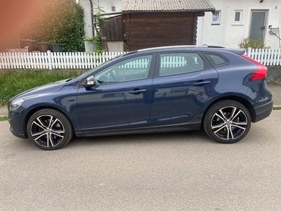 Second-hand Volvo V40 CC 190 CP (139 kW) 2015 Albastru Break