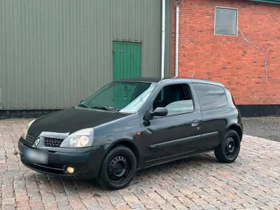 Gebraucht Renault Clio 70 PS (51 kW) 2002 Schwarz Coupé
