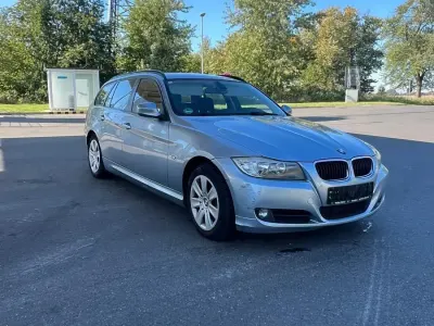 Gebraucht BMW 318 140 PS (102 kW) 2011 Silber Kombi