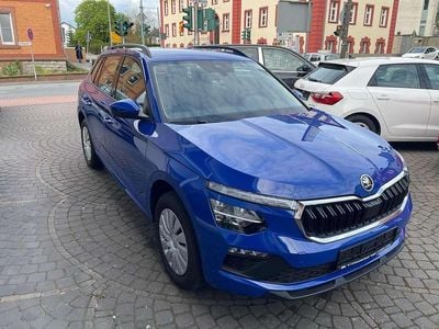 Blau Gebraucht 2024 Skoda Kamiq Essence SUV | 19.200 € (Guter Preis)
