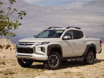 Gebraucht Mitsubishi L200 150 PS (110 kW) 2021 Weiß Abholung