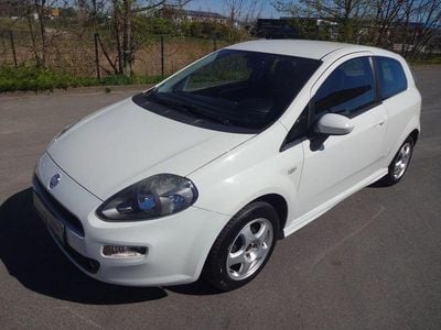 Gebraucht Fiat Punto Sport 77 PS (56 kW) 2012 Weiß Kleinwagen