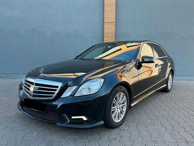 Schwarz Gebraucht 2010 Mercedes E300 Avantgarde Limousine | 13.800 € (Etwas zu teuer)