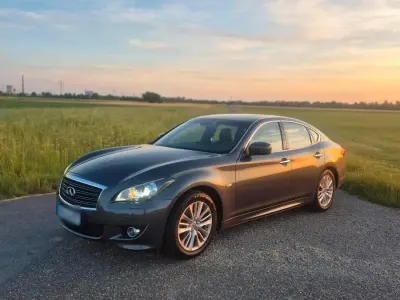 Gebraucht Infiniti Q70 Premium 364 PS (267 kW) 2015 Grau Limousine