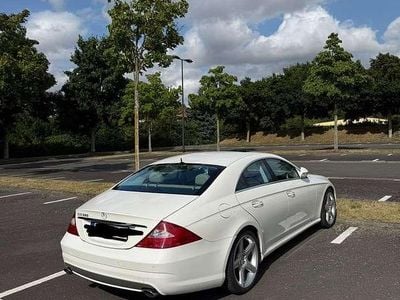 Weiß Gebraucht 2006 Mercedes CLS500 Limousine | 20.000 €