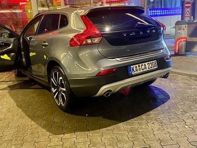 Gebraucht Volvo V40 CC Momentum 190 PS (139 kW) 2016 Grau Kombi
