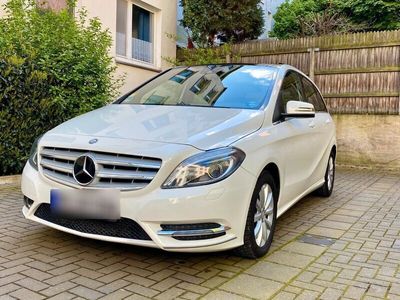 gebraucht Mercedes B220 d DCT - Autom. - Schiebedach - Navi - AHK