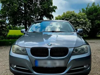Gebraucht BMW 320 Sport Line 184 PS (135 kW) 2011 Grau Kombi