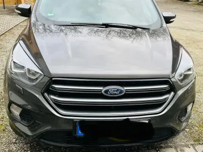 Usata Ford Kuga ST-Line 150 CV (110 kW) 2018 Grigio SUV