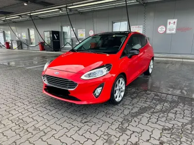 Gebraucht Ford Fiesta Titanium 101 PS (74 kW) 2018 Rot Kleinwagen