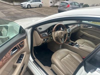 Weiß Gebraucht 2012 Mercedes CLS350 Kombi | 10.500 € (Superpreis)