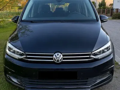 Gebraucht VW Touran Comfortline 150 PS (110 kW) 2018 Schwarz Van / Kleinbus