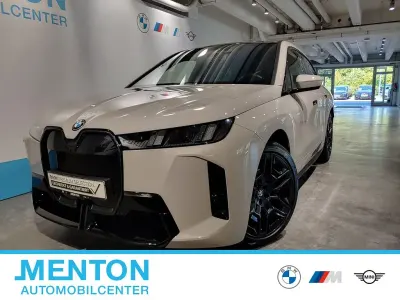 Gebraucht BMW iX M Sport 300 kW (408 PS) 2025 Silber SUV
