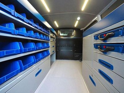 Nouă VW Transporter 150 CP (110 kW) 2025 Gri Van