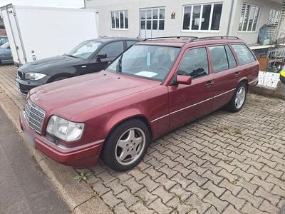 Gebraucht Mercedes E320 220 PS (161 kW) 1995 Rot Limousine