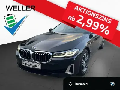 Gebraucht BMW 530e Luxury Line 292 PS (214 kW) 2023 Black sapphire (schwarz) Limousine
