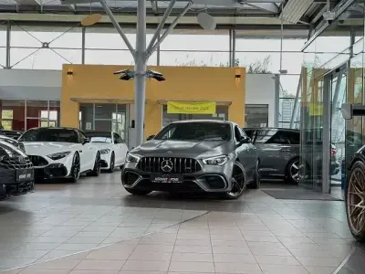 Gebraucht Mercedes CLA45 AMG AMG 388 PS (285 kW) 2020 Mountaingrao magno Coupé