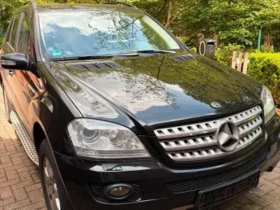 Gebraucht Mercedes ML320 224 PS (164 kW) 2007 Schwarz SUV