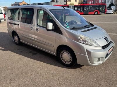 Gebraucht Peugeot TePee 163 PS (119 kW) 2011 Van / Kleinbus