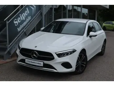 Gebraucht Mercedes A200 Progressive 163 PS (119 kW) 2023 Limousine