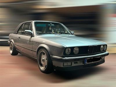 Silber Gebraucht 1989 BMW 325 Cabriolet Cabrio | 18.599 €