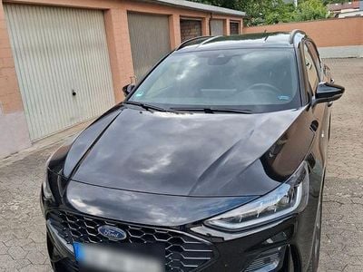 Schwarz Gebraucht 2024 Ford Focus ST-Line X Kombi | 19.500 € (Guter Preis)