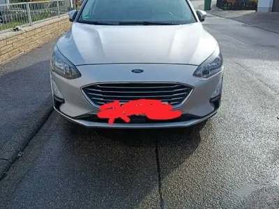 Używany Ford Focus Titanium 125 KM (91 kW) 2020 Srebrny Sedan/Limuzyna