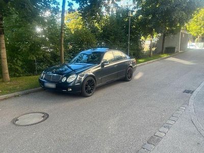 Gebraucht Mercedes E200 179 PS (131 kW) 2003 Blau Limousine