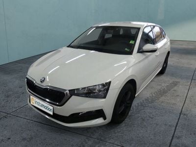 Gebraucht Skoda Scala Cool Plus 95 PS (69 kW) 2020 Weiß Kleinwagen