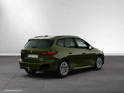 Gebraucht BMW 220 Active Tourer M Sport 170 PS (125 kW) 2025 Sanremo green Van / Kleinbus