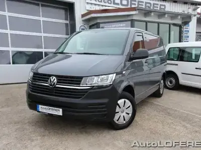 Usado VW T6.1 110 HP (80 kW) 2022 Cinzento Van