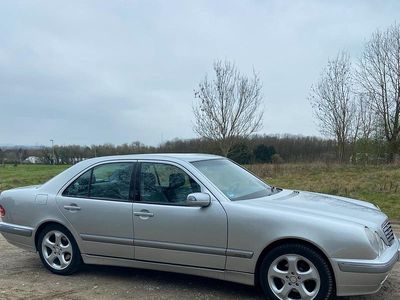 Gebraucht Mercedes E240 Elegance 170 PS (125 kW) 2000 Silber Limousine