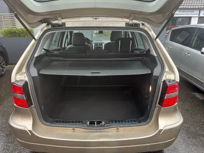 Gebraucht Mercedes C300 85 PS (62 kW) 2007 Andere farben Kombi