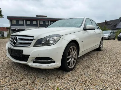 Gebraucht Mercedes C180 156 PS (114 kW) 2012 Weiß Limousine