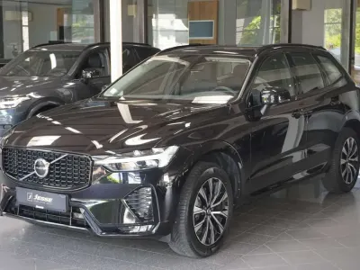 Gebraucht Volvo XC60 Plus 197 PS (144 kW) 2023 Onyx black / metallic SUV