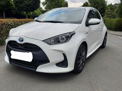 Gebraucht Toyota Yaris Business Edition 116 PS (85 kW) 2020 Weiß Limousine