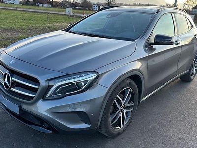 Gebraucht Mercedes GLA220 Urban 177 PS (130 kW) 2016 Grau SUV
