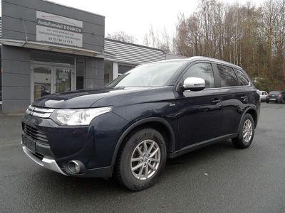 Gebraucht Mitsubishi Outlander Diamant Edition 150 PS (110 kW) 2015 Blau SUV
