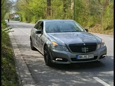 Usata Mercedes E250 268 CV (197 kW) 2009 Grigio Berlina