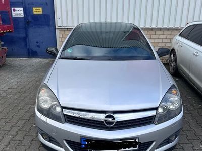Opel Astra GTC