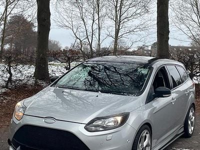 Gebraucht Ford Focus 140 PS (102 kW) 2013 Silber Kombi