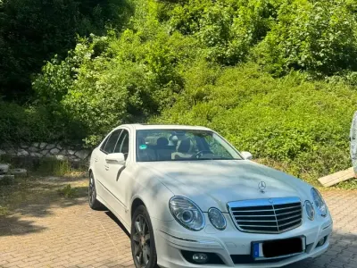 Gebraucht Mercedes E280 Elegance 190 PS (139 kW) 2006 Weiß Limousine