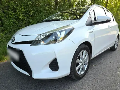 Gebraucht Toyota Yaris 101 PS (74 kW) 2013 Weiß Kleinwagen