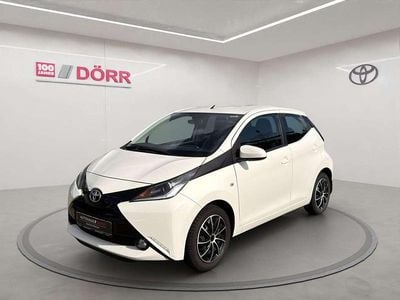 Gebraucht Toyota Aygo X-play 69 PS (50 kW) 2017 Pianosaweiß Kleinwagen