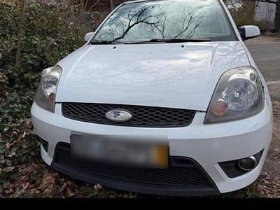 Gebraucht Ford Fiesta 80 PS (58 kW) 2008 Weiß Kleinwagen