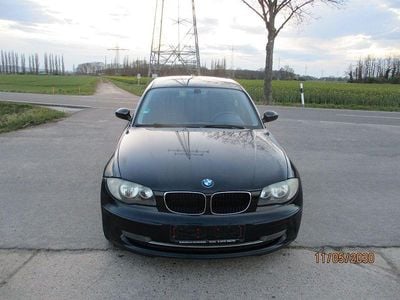 Gebraucht BMW 116 122 PS (89 kW) 2007 Schwarz Kleinwagen