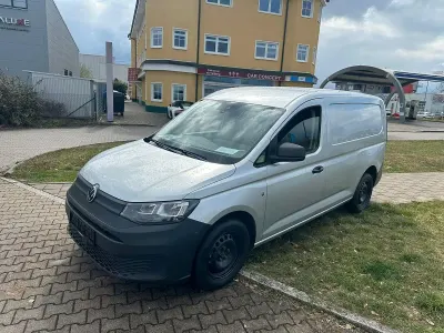 Gebraucht VW Caddy Maxi Basis 122 PS (89 kW) 2023 Silber Van / Kleinbus